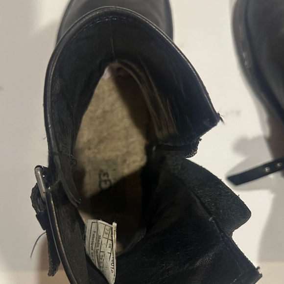 UGG Black Leather Fabrizia biker ankle booties side zipper 2 side belt buckles - Picture 15 of 16